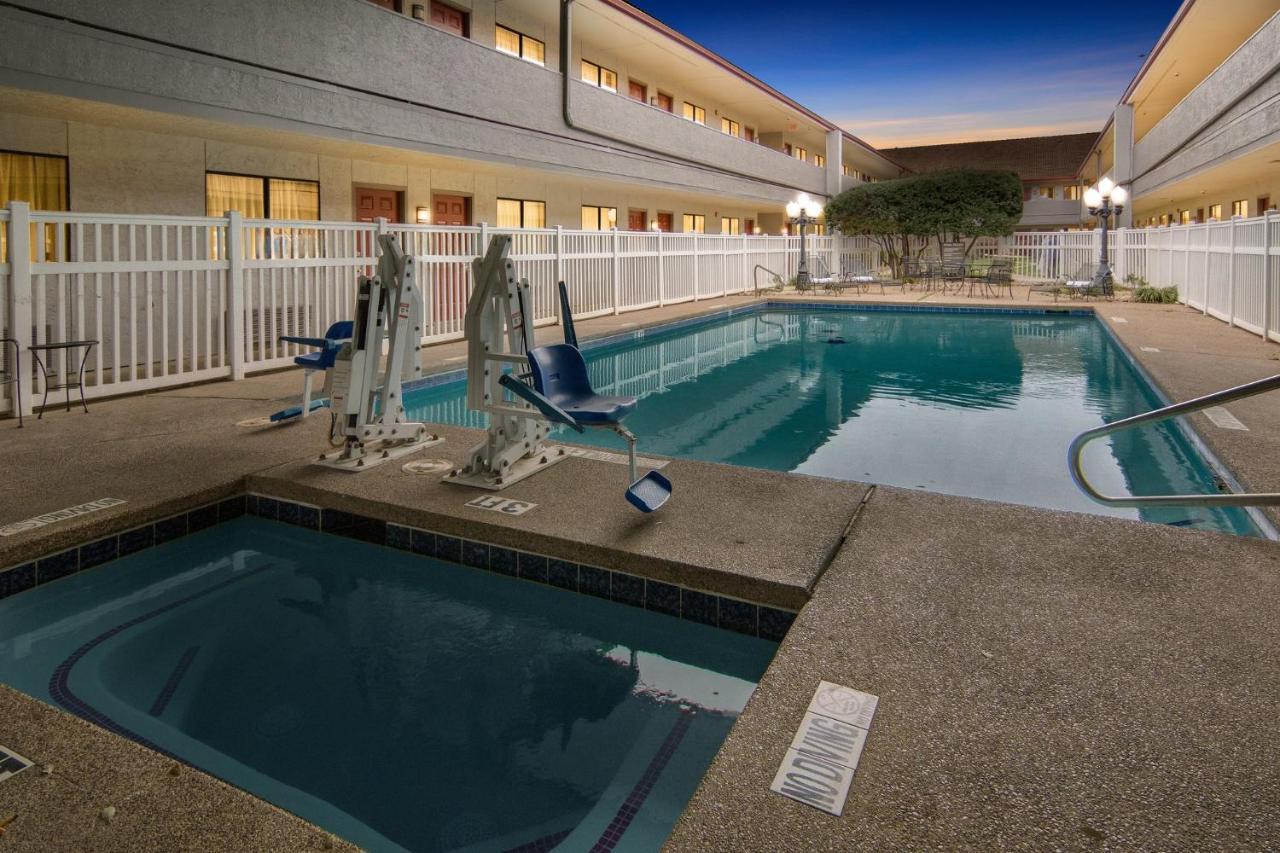Irving Inn & Suites At Dfw Airport Buitenkant foto